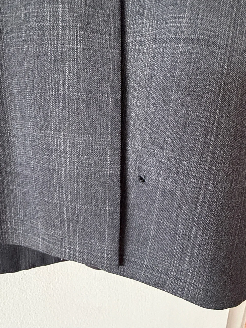 Tommy Hilfiger Men's 100% Wool Suit Gray Plaid 2-Piece Blazer Pants Set Sz 34R
